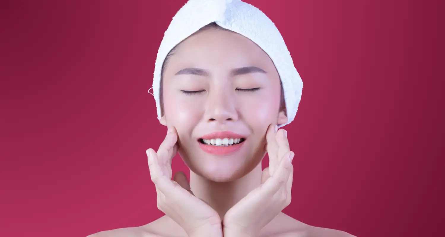 Kunci wajah sehat lembap dan bercahaya adalah dwajah terhidrasi dengan baik